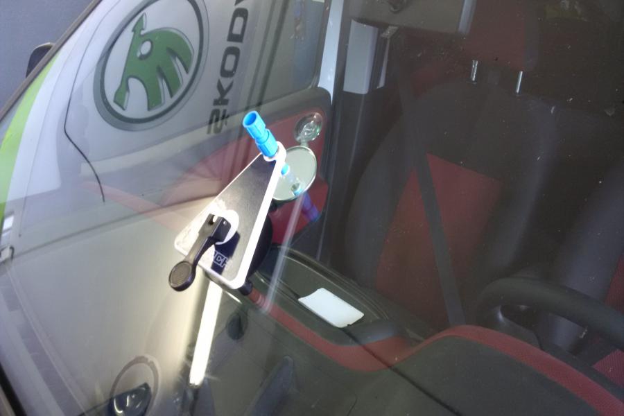 Oprava čelné sklo Fiat Doblo